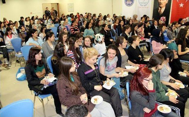 Kız Öğrencilere ‘liderlik Semineri’