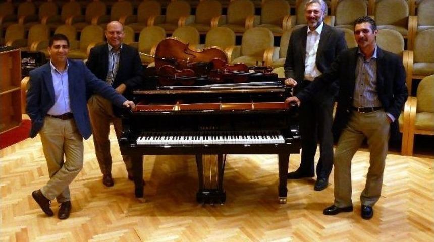 &ldquo;karşıyaka Sevgisi&rdquo;ne Ankara Yorumu