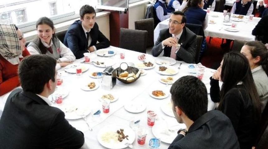 Of&rsquo;ta &Ouml;ğrenciler Sınav &Ouml;ncesi Stres Attı