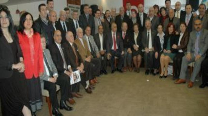 İzmir&rsquo;deki 75 Dernek: S&uuml;reci Provoke Edecek Eylem Ve S&ouml;ylemlerden Ka&ccedil;ınalım