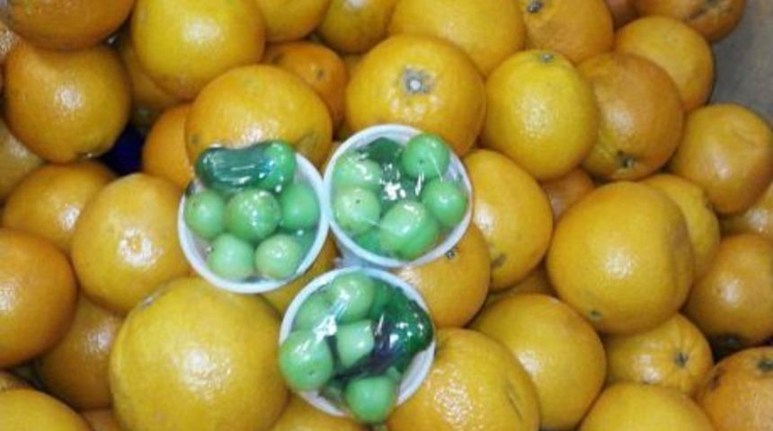 Marketlerde Kilosu 150 Liradan Satışa &Ccedil;ıkan Erik Alıcı Bulamıyor