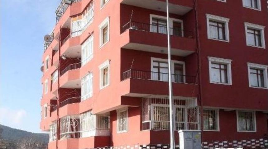 Yozgat&rsquo;ta Şiddetli R&uuml;zgar Gece De Devam Etti