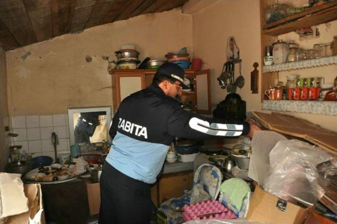 Eskişehir&rsquo;de &Ccedil;&ouml;p Ev Temizlendi