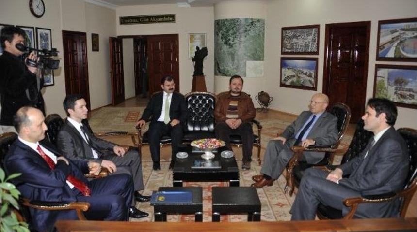 Makedon B&uuml;y&uuml;kel&ccedil;i'den Başkan Uğurlu&rsquo;ya Ziyaret