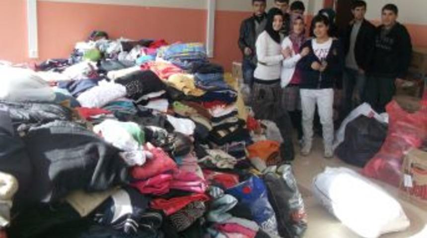 Elazığ Palu Lisesi &Ouml;ğrencileri Suriyeli M&uuml;ltecilere Yardım G&ouml;nderdi