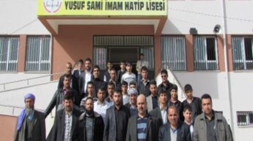 Velilerinden Okul &Ouml;n&uuml;ndeki Tekel Bayisine Tepki