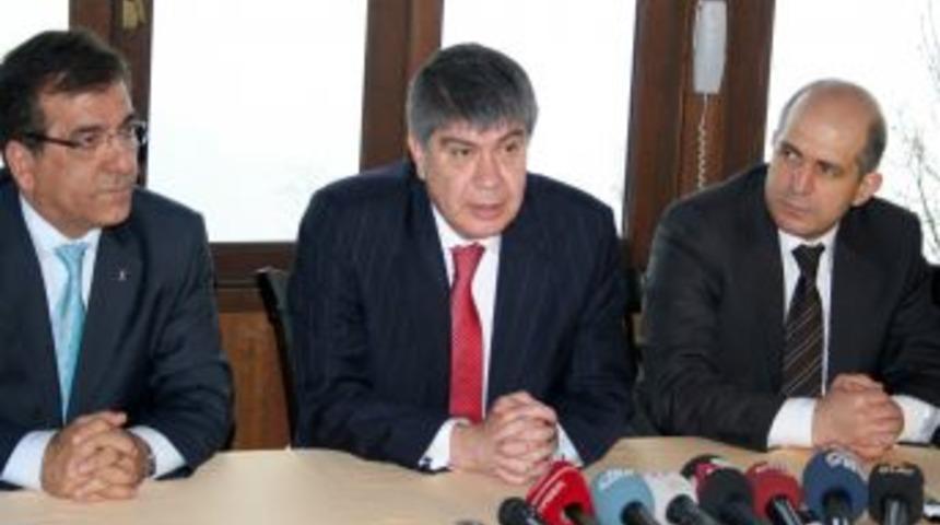 AK Parti'li T&uuml;rel: Bahar Ayında Silahların &Ccedil;i&ccedil;ek A&ccedil;masını Bekliyoruz