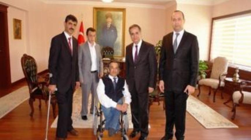 Bedensel Engellilerle Dayanışma Derneği&rsquo;nden Suriyelilere Anlamlı Yardım