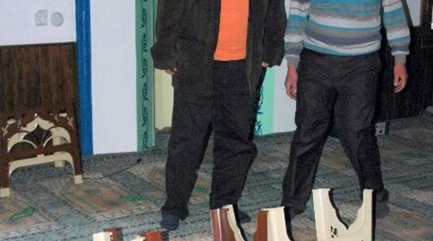 Caminin Tavanı Yağışa Dayanamadı