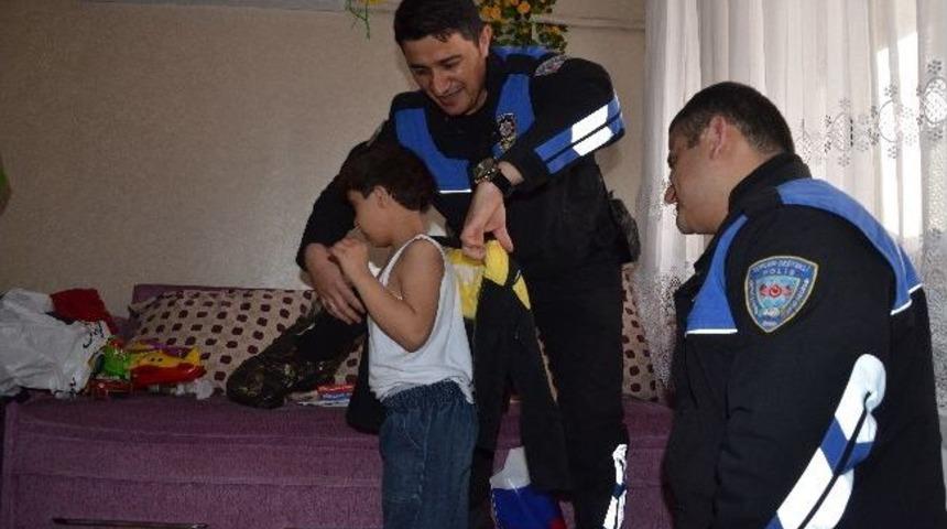 Polislerden Aile Ziyaretleri