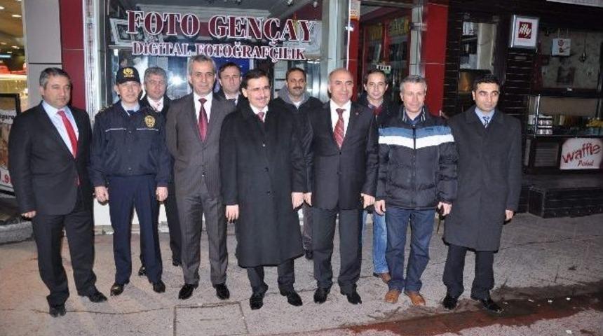 Vali Topaca Gece Denetimine &Ccedil;ıktı