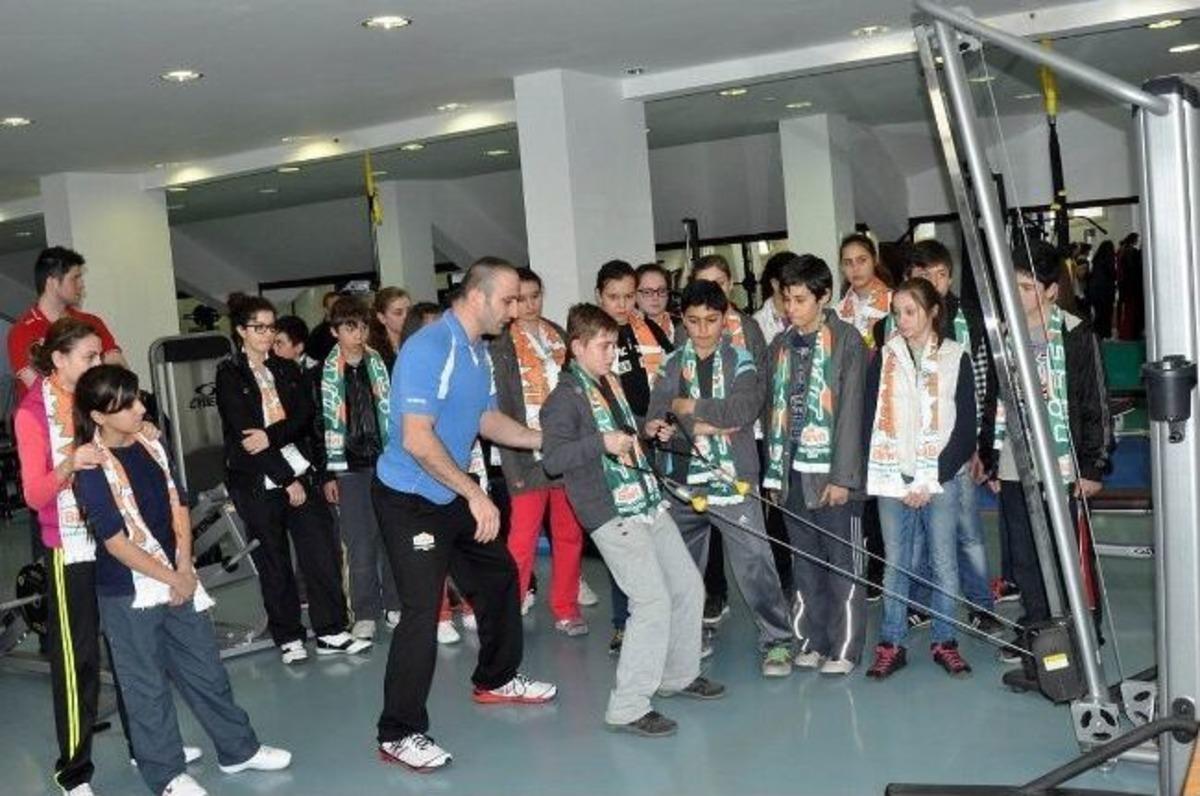 Banvit Basketbol Kul&uuml;b&uuml; &Ouml;ğrencileri Ağırladı