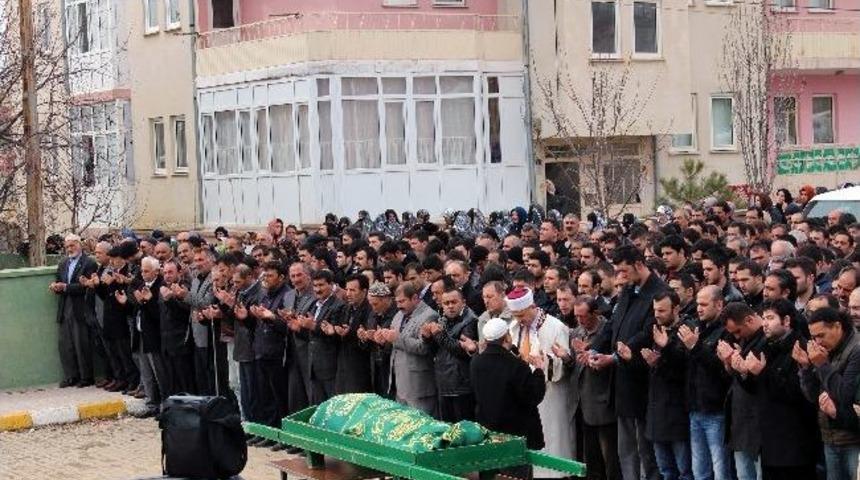 33 Yaşında Kalbine Yenik D&uuml;şt&uuml;