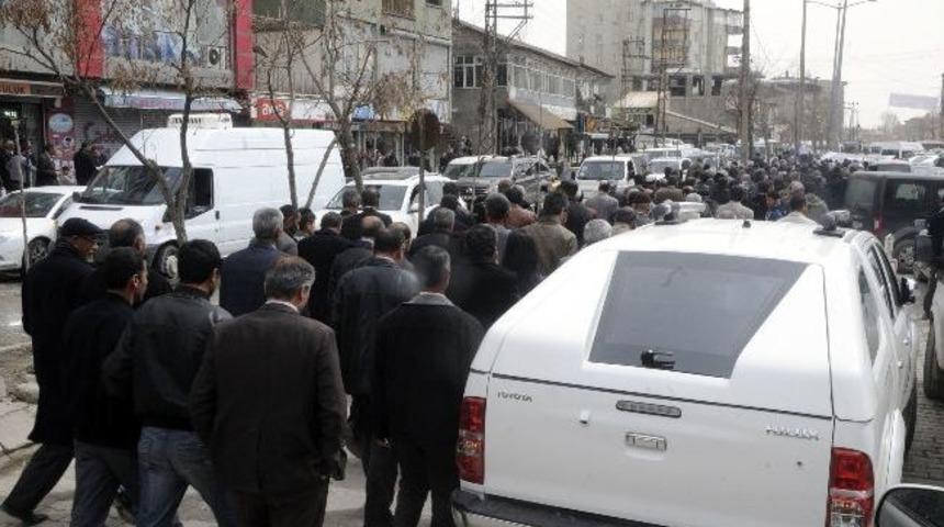 Y&uuml;ksekova&rsquo;da Halep&ccedil;e Katliamı Kınandı