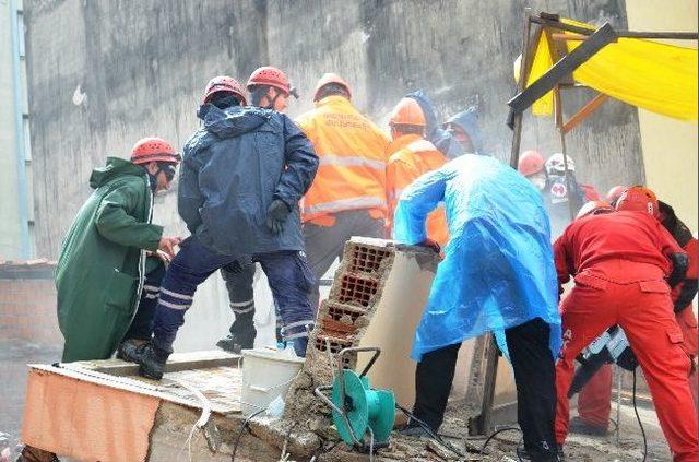 Karşıyaka’da Deprem Tatbikatı Devam Ediyor