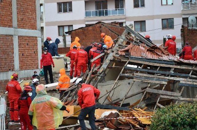 Karşıyaka’da Deprem Tatbikatı Devam Ediyor