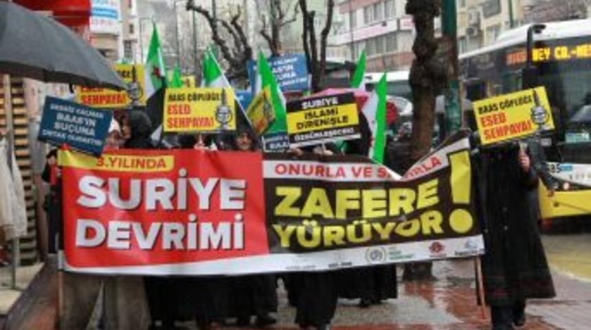 Suriye Halkına Destek I&ccedil;in Yağmurda Y&uuml;r&uuml;d&uuml;ler