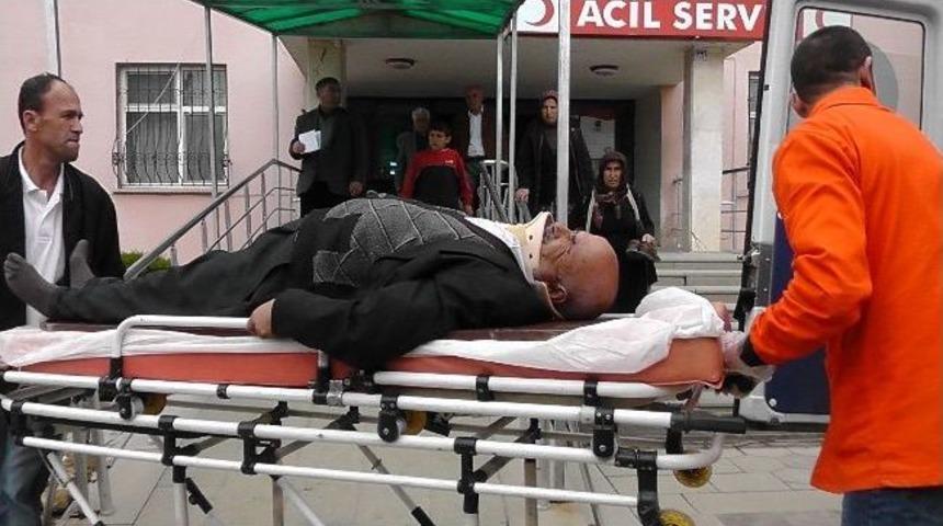 Ticari Taksi İle Otomobil &Ccedil;arpıştı: 6 Yaralı