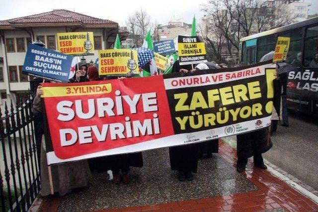 Yağmur Altında Suriyeli Direniş&ccedil;ilere Destek Eylemi 1
