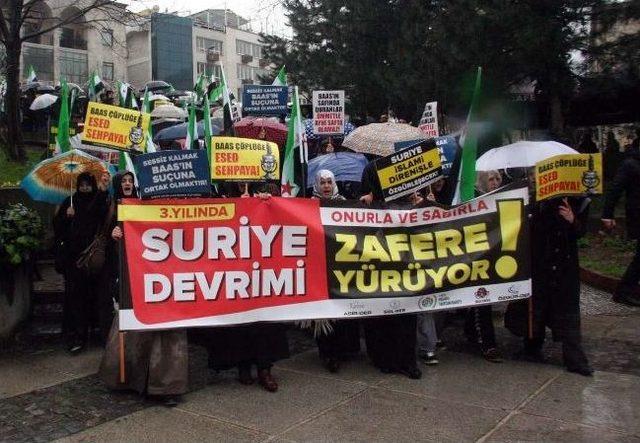 Yağmur Altında Suriyeli Direniş&ccedil;ilere Destek Eylemi 2
