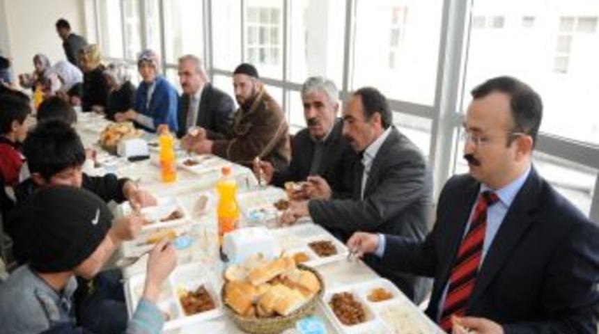 Van'da 'G&ouml;n&uuml;l El&ccedil;ileri' Projesine Yoğun Ilgi