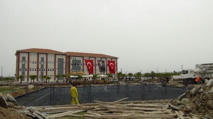 &Ouml;zkan Demir&ccedil;elik&rsquo;ten Modern &Ouml;ğrenci Yurdu