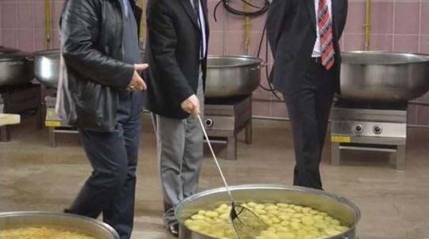 Tura&ccedil; Taşımalı Eğitime, Yemek Veren Firmayı Denetledi