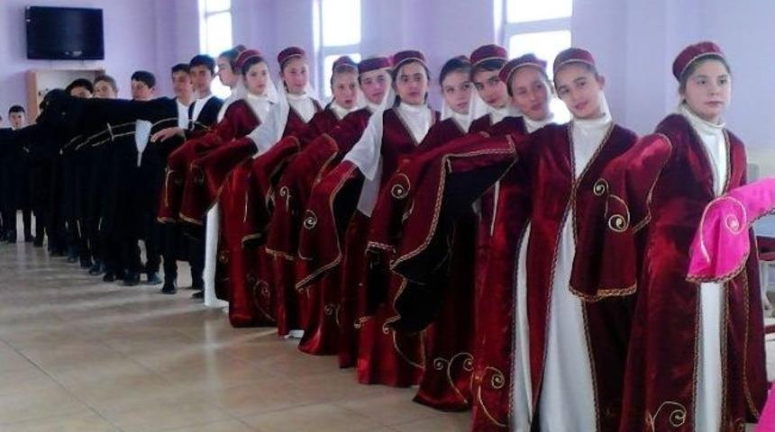 K&ouml;y Okuluna Modern Laboratuvar