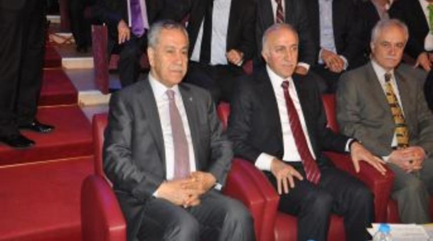 B&uuml;lent Arın&ccedil;: Başbakan&rsquo;ın Sağlığı Gayet Iyi