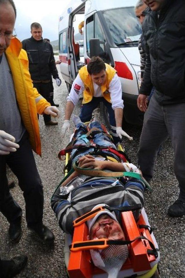 Milas&rsquo;ta Trafik Kazası, 3 Yaralı&hellip; 1