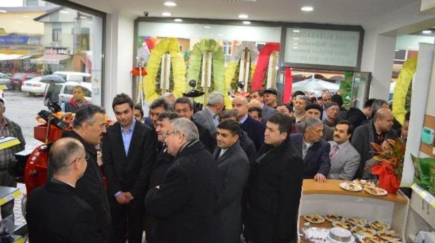 &Ccedil;aycuma&rsquo;da Tarımsal &Uuml;r&uuml;nler Satış Mağazası A&ccedil;ılışını Vali Ayyıldız Yaptı