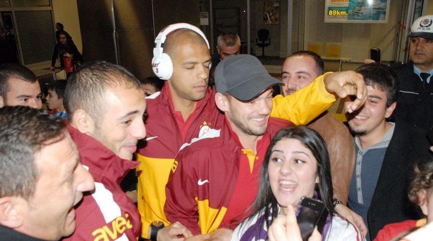 Galatasaray, Kayseri&rsquo;de Coşkuyla Karşılandı