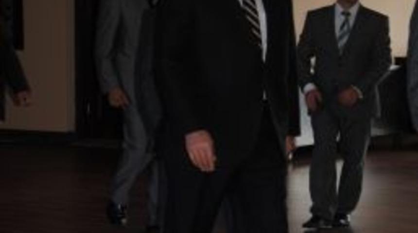 Kamalak: AK Parti'ye Kapatma Davasında Ilk Tepkiyi Ben G&ouml;sterdim