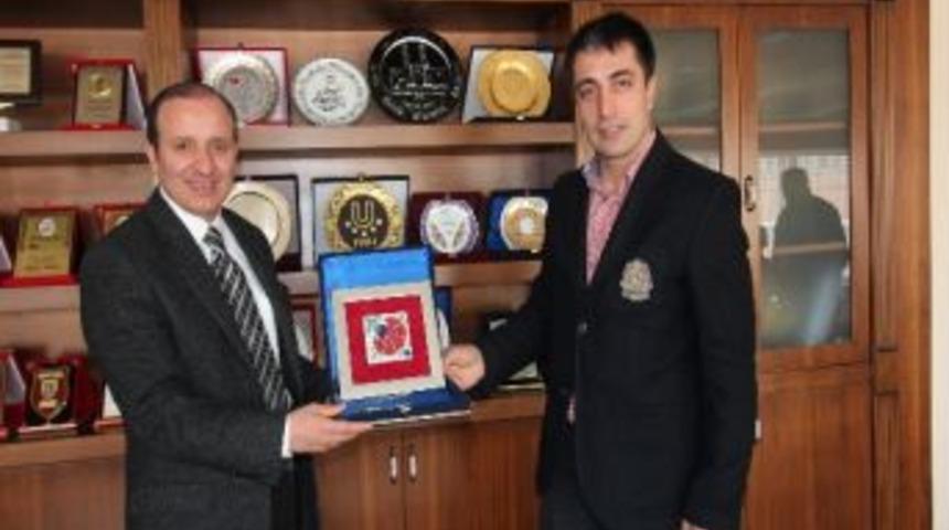 Bursa B&uuml;y&uuml;kşehir Belediyesi Sporcu Heyetinden, Erzurum B&uuml;y&uuml;kşehir Belediyesine Ziyaret