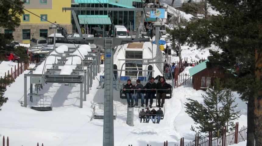Okuma Salonu &Ouml;ğrencileri Bayraktepe Kayak Merkezi'nde
