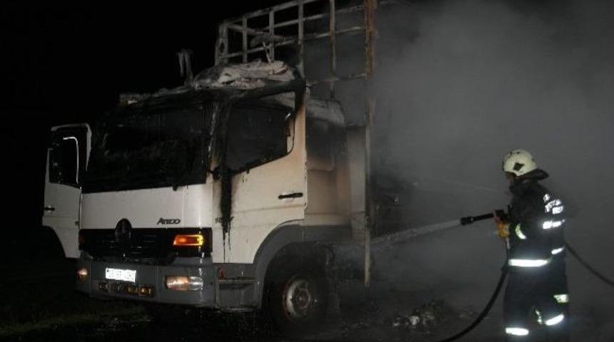 Ev Eşyası Taşıyan Tır&rsquo;da Yangın