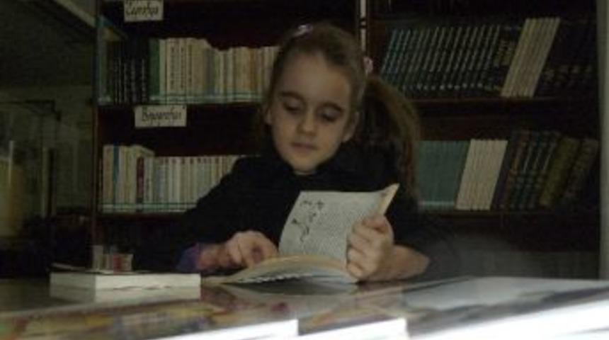 Bayanlar Okumayı &Ccedil;ok Seviyor