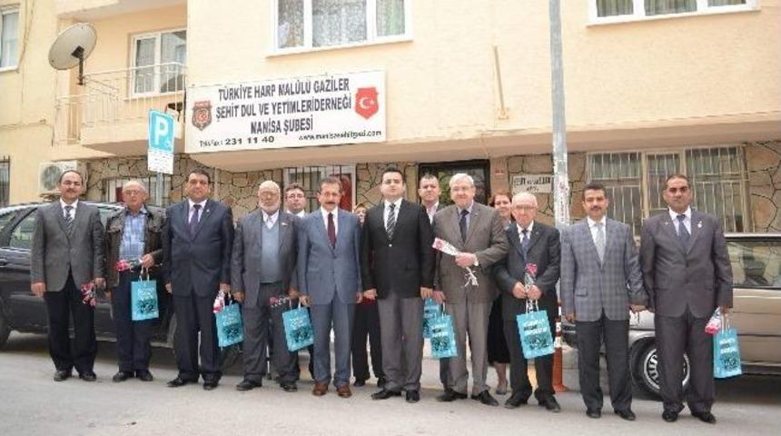 İl M&uuml;ft&uuml;s&uuml; Cihan&rsquo;dan Şehit Aileleri Derneği'ne Ziyaret