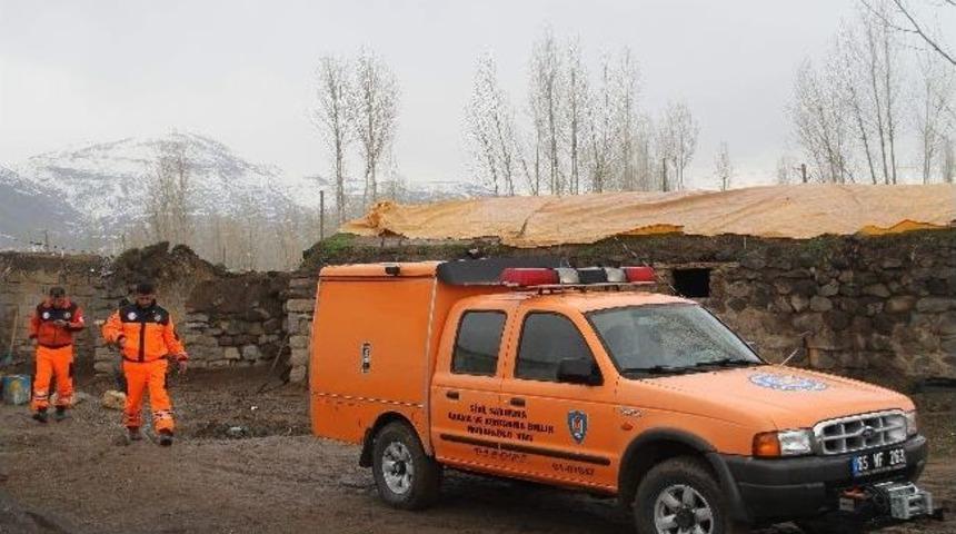 Van&rsquo;da Ahır &Ccedil;&ouml;kt&uuml;: 1 Yaralı