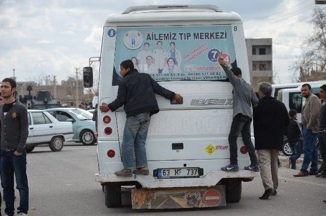 İzinsiz Ateş Yakan Çocukları Vatandaşlar Alandan Uzaklaştırdı