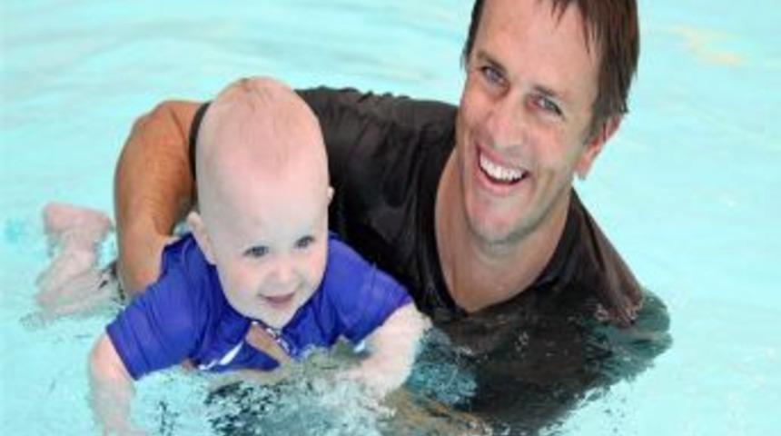 Bebekler I&ccedil;in Y&uuml;zme Kursu Başlıyor