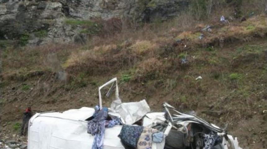 Kaza Yaptığı Bir G&uuml;n Sonra Fark Edilen Minib&uuml;s&uuml;n S&uuml;r&uuml;c&uuml;s&uuml; &Ouml;l&uuml; Bulundu