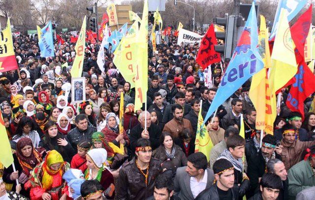 Sırrı Sakık: Kanın Durması I&ccedil;in Barış Cephesi G&uuml;&ccedil;leniyor 3