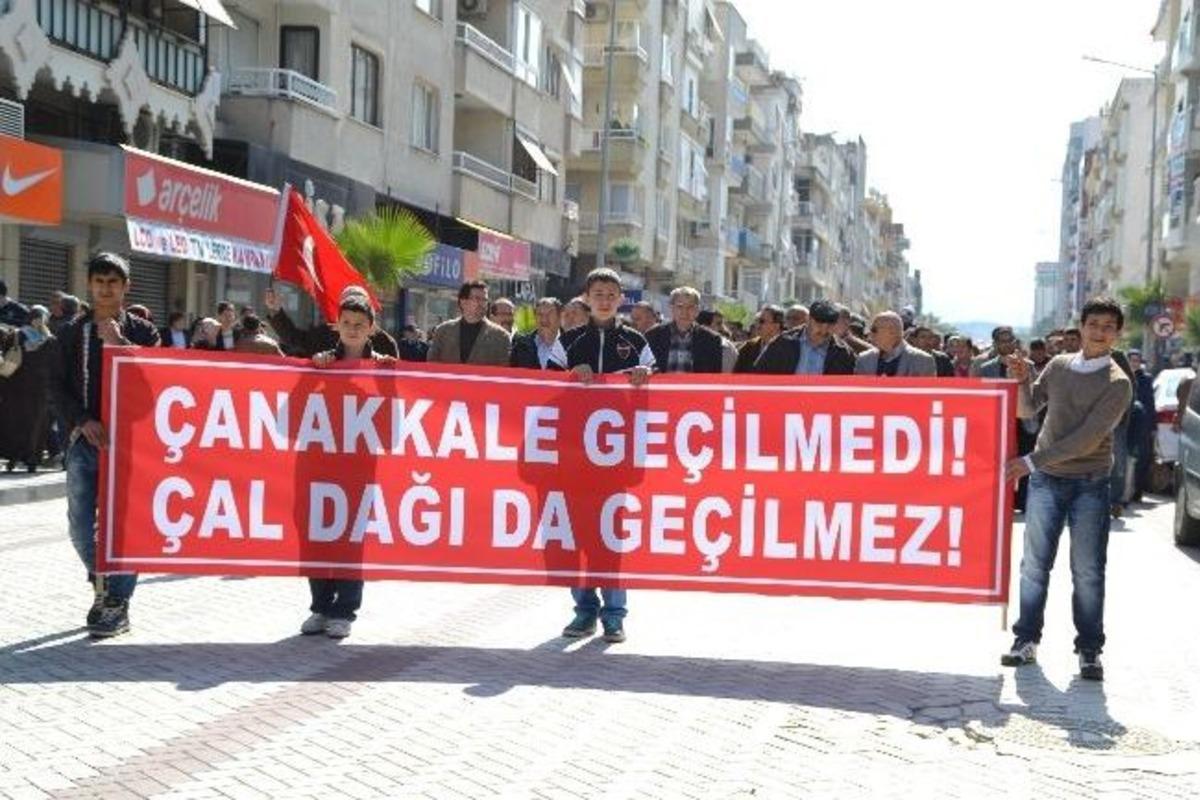 Turgutlu Mhp &Ccedil;anakkale Şehitlerini Andı