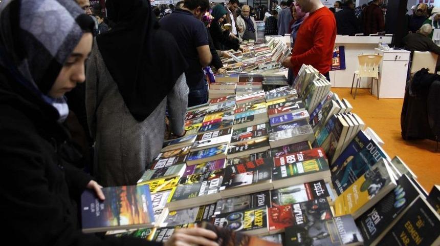 Bursalılar, Fuarın Son G&uuml;n&uuml;nde Kitaba Koştu