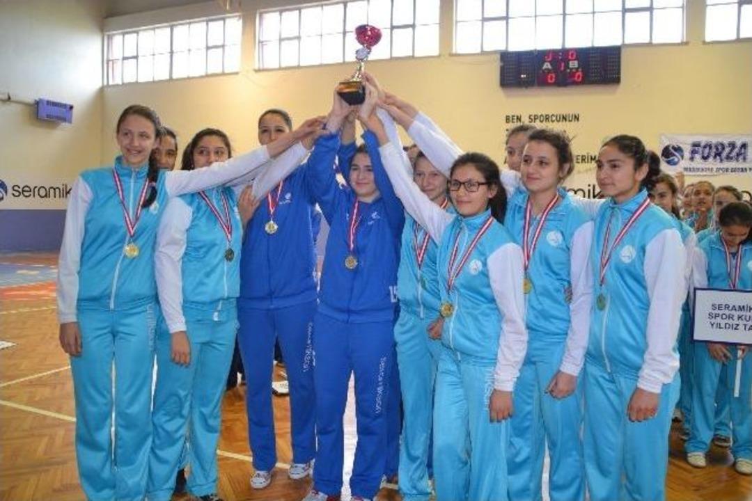 Voleybol &Ouml;d&uuml;l T&ouml;reni Turgutlu&rsquo;da Yapıldı