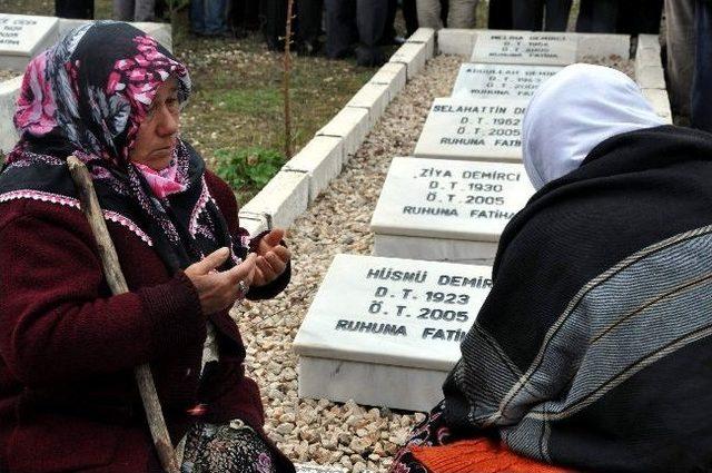 Koyulhisar’da Heyelanda Toprak Altında Kalanlar Anıldı