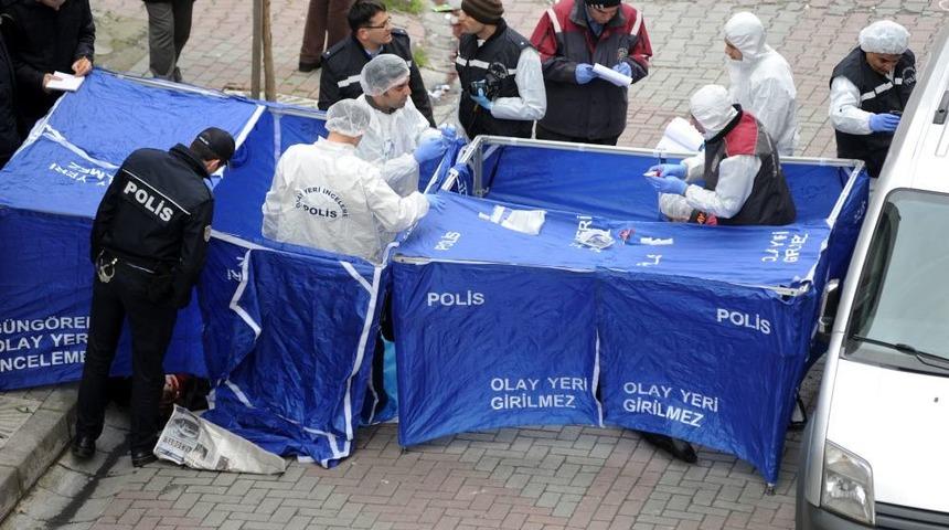 Sokak Ortasında &Ouml;ld&uuml;r&uuml;len Anne Kızın Cenazeleri Adli Tıp&rsquo;a G&ouml;t&uuml;r&uuml;ld&uuml;