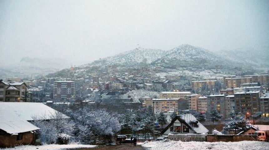 G&uuml;m&uuml;şhane&rsquo;de Mart Kapıdan Baktırdı