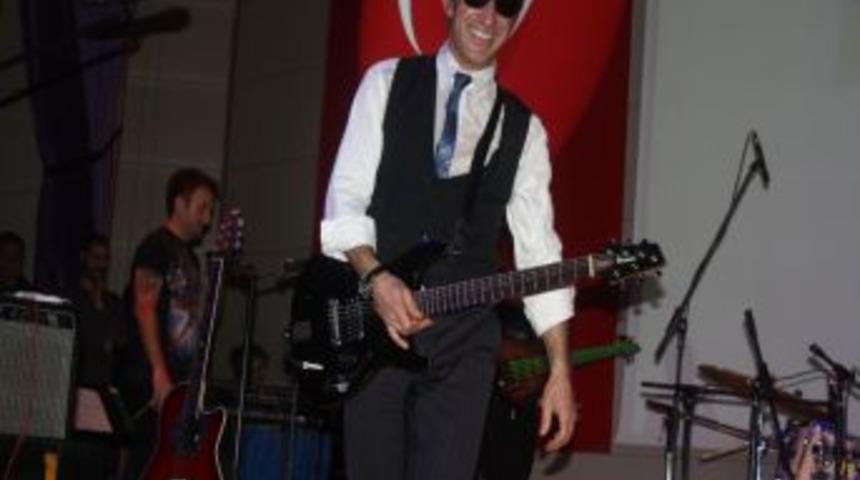 Ayna Grubu Tokat'ta Sevenleriyle Bir Araya Geldi